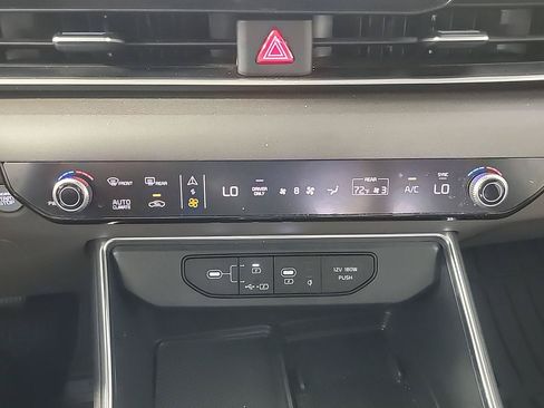 Used 2025 Kia Carnival SX FWD image 34