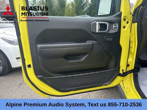 Used 2024 Jeep Wrangler Unlimited w/ Convenience Group AWD/4WD image 23