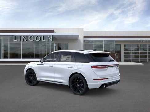 New 2026 Lincoln Corsair Reserve image 4