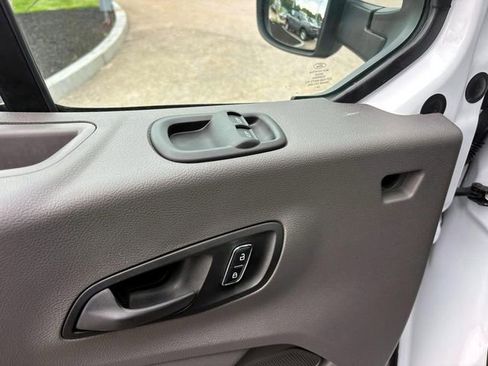 Used 2024 Ford E-Transit RWD image 10