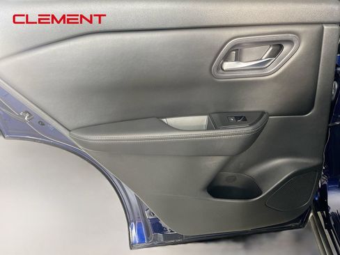 Used 2024 Nissan Rogue SV FWD image 29