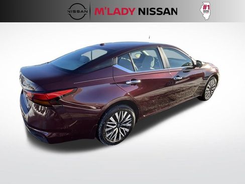 Used 2024 Nissan Altima 2.5 SV image 5
