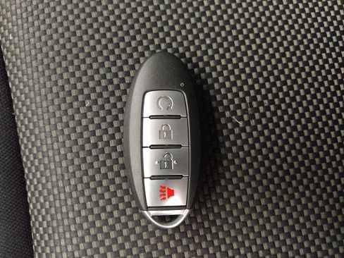 Used 2019 Nissan Pathfinder SV FWD image 32