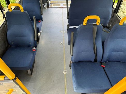 Used 2014 Chevrolet Express 3500 image 17