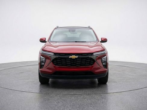Used 2025 Chevrolet TrailBlazer LT FWD image 2