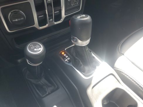 Used 2024 Jeep Wrangler Sahara w/ Safety Group image 27