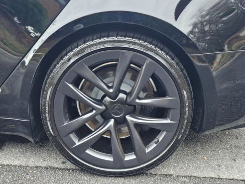 Used 2023 Tesla Model S AWD image 18