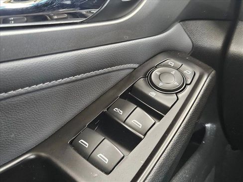 Used 2019 Chevrolet Traverse LT w/ LT Premium Package FWD image 22
