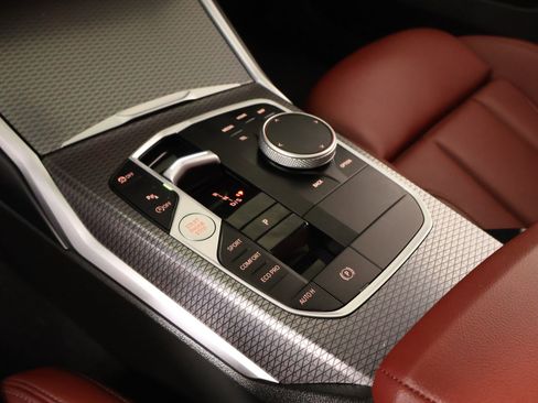 Used 2025 BMW 330i Sedan w/ M Sport Package image 9