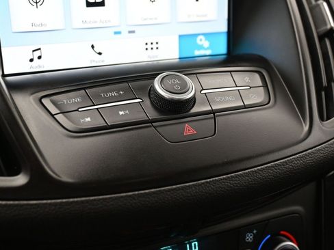 Used 2019 Ford Escape SE image 16