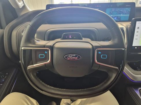 Used 2025 Ford Expedition Max Platinum AWD/4WD image 34