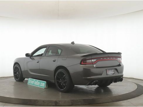 Used 2021 Dodge Charger SXT w/ Driver Convenience Group image 8