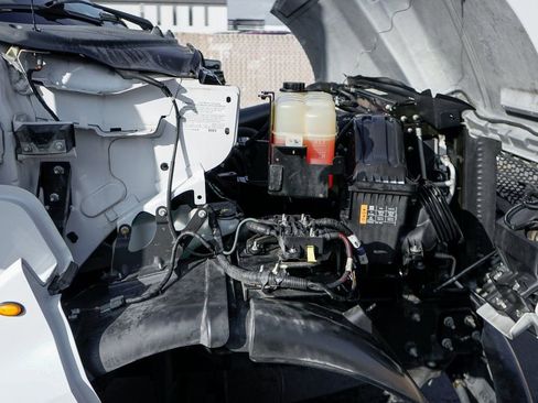 Used 2017 Ford F650 2WD Regular Cab Super Duty image 14