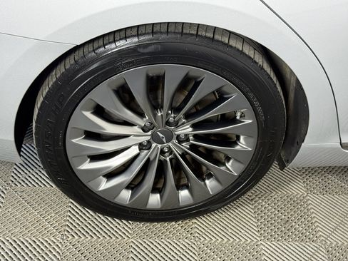 Used 2019 Genesis G90 3.3T Premium image 10