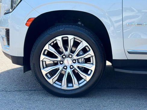Used 2021 GMC Yukon XL Denali AWD/4WD image 11