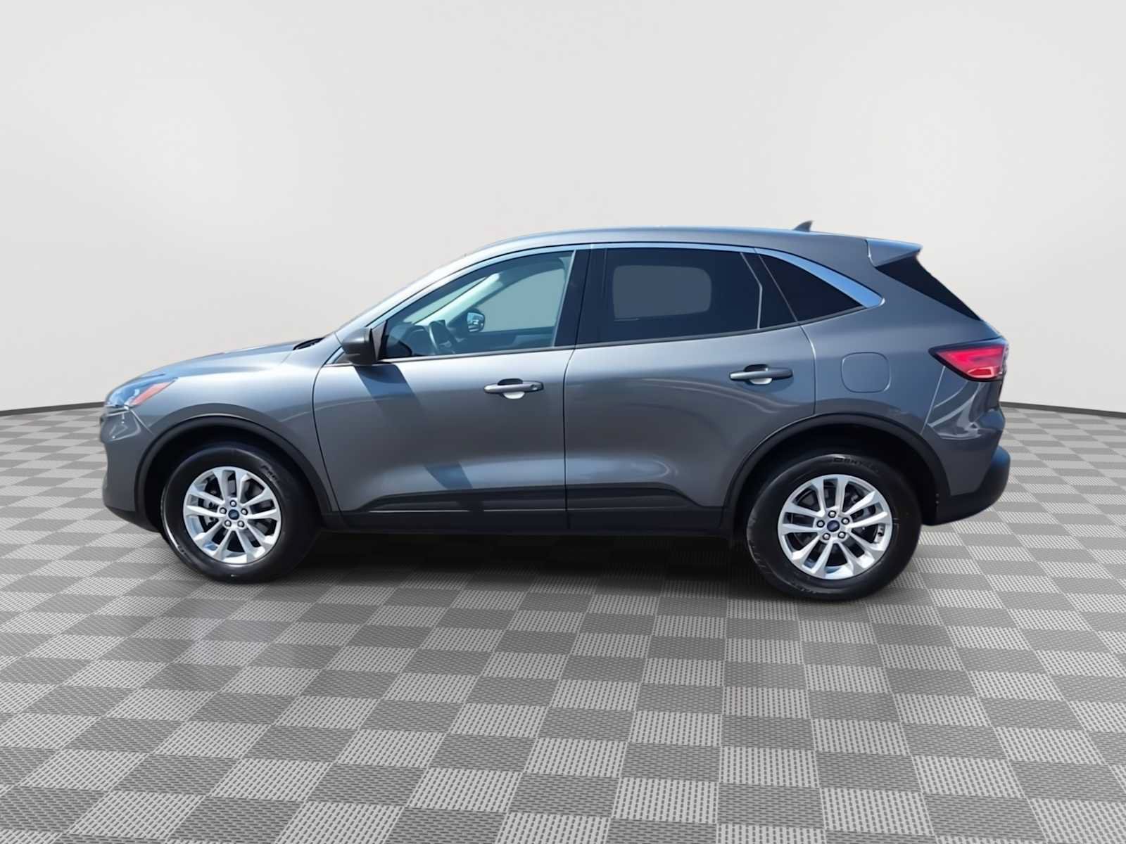 Used 2022 Ford Escape SE w/ Convenience Package AWD/4WD image 5