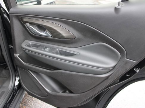 Used 2024 GMC Terrain SLT image 27