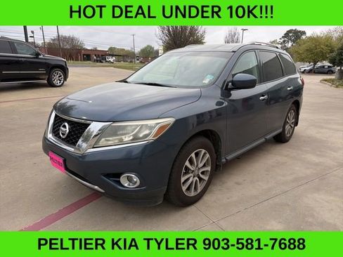 Used 2015 Nissan Pathfinder SV image 3