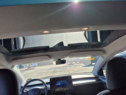 Used 2023 Tesla Model 3 Performance image 11