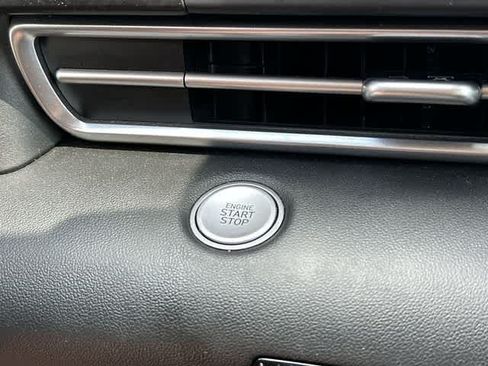 Used 2022 Hyundai Elantra SEL FWD image 10