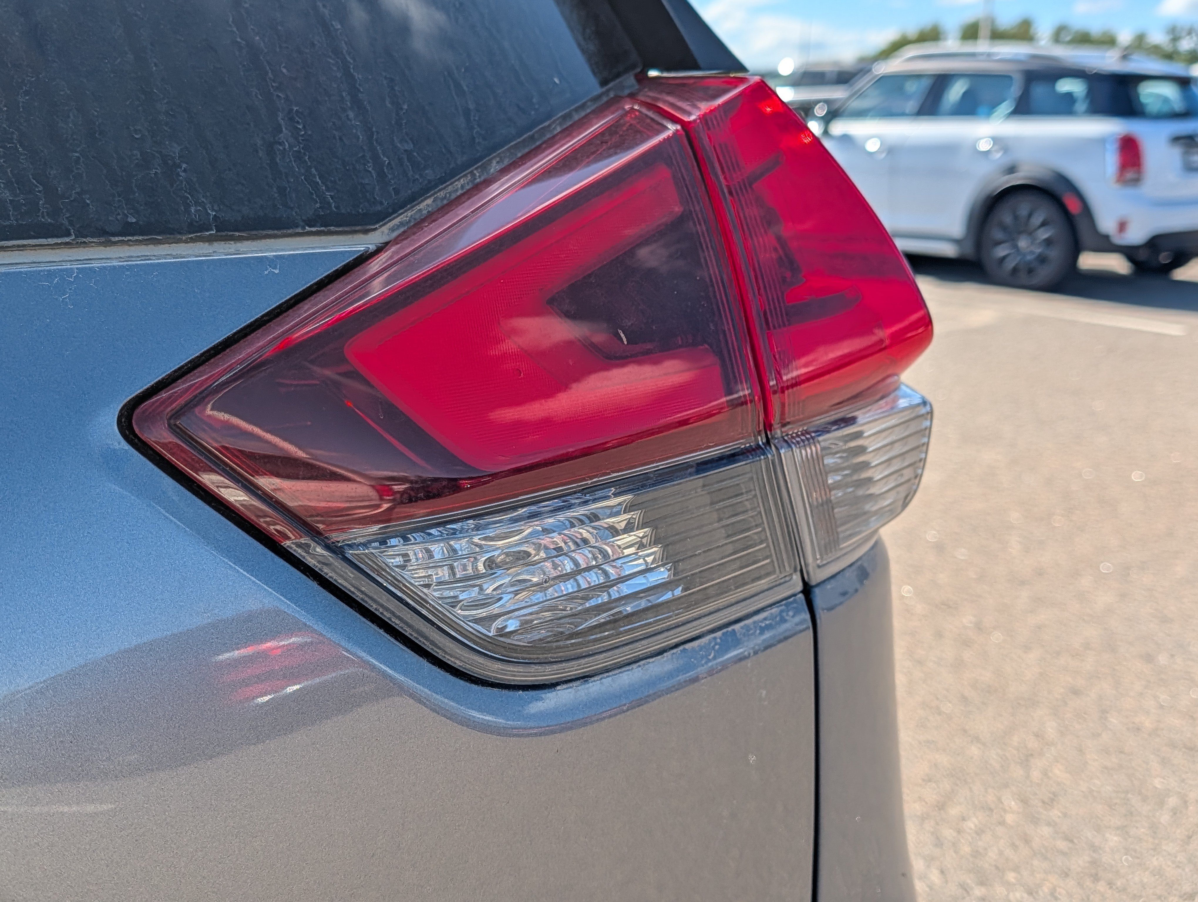 Used 2020 Nissan Rogue SV AWD/4WD image 5
