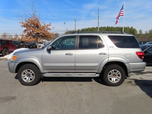 Used 2005 Toyota Sequoia SR5 image 8
