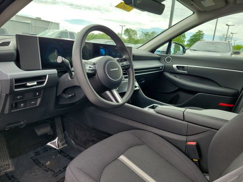 Used 2025 Hyundai Sonata SEL FWD image 19