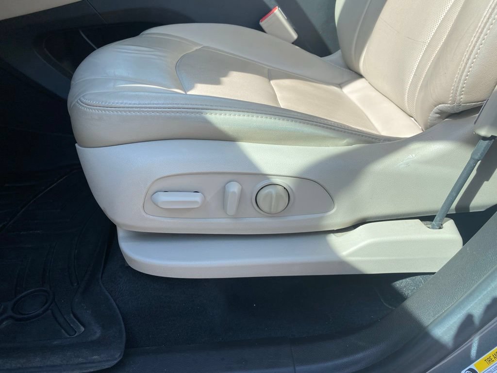 Used 2018 Buick Enclave Essence FWD image 16