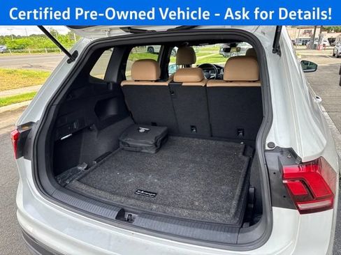 Certified 2023 Volkswagen Tiguan SE w/ Panoramic Sunroof Package AWD/4WD image 22