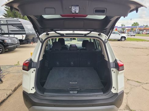 Used 2023 Nissan Rogue S AWD/4WD image 38