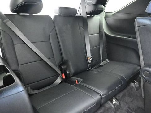 Used 2026 Chevrolet Traverse LT FWD image 26