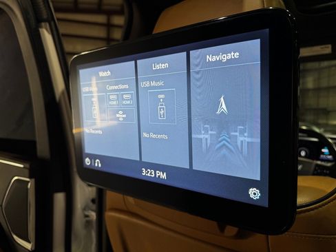 Used 2021 Cadillac Escalade ESV Premium Luxury image 31