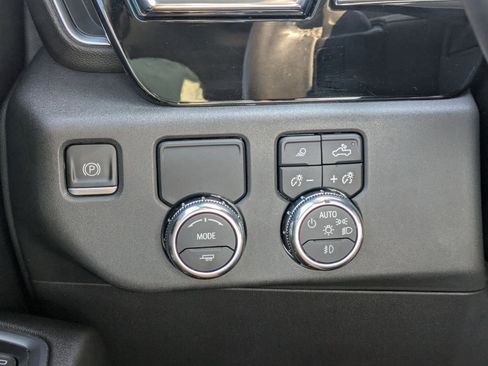 Used 2023 GMC Sierra 1500 SLT image 25