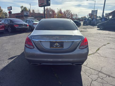 Used 2015 Mercedes-Benz C 300 Sedan image 4