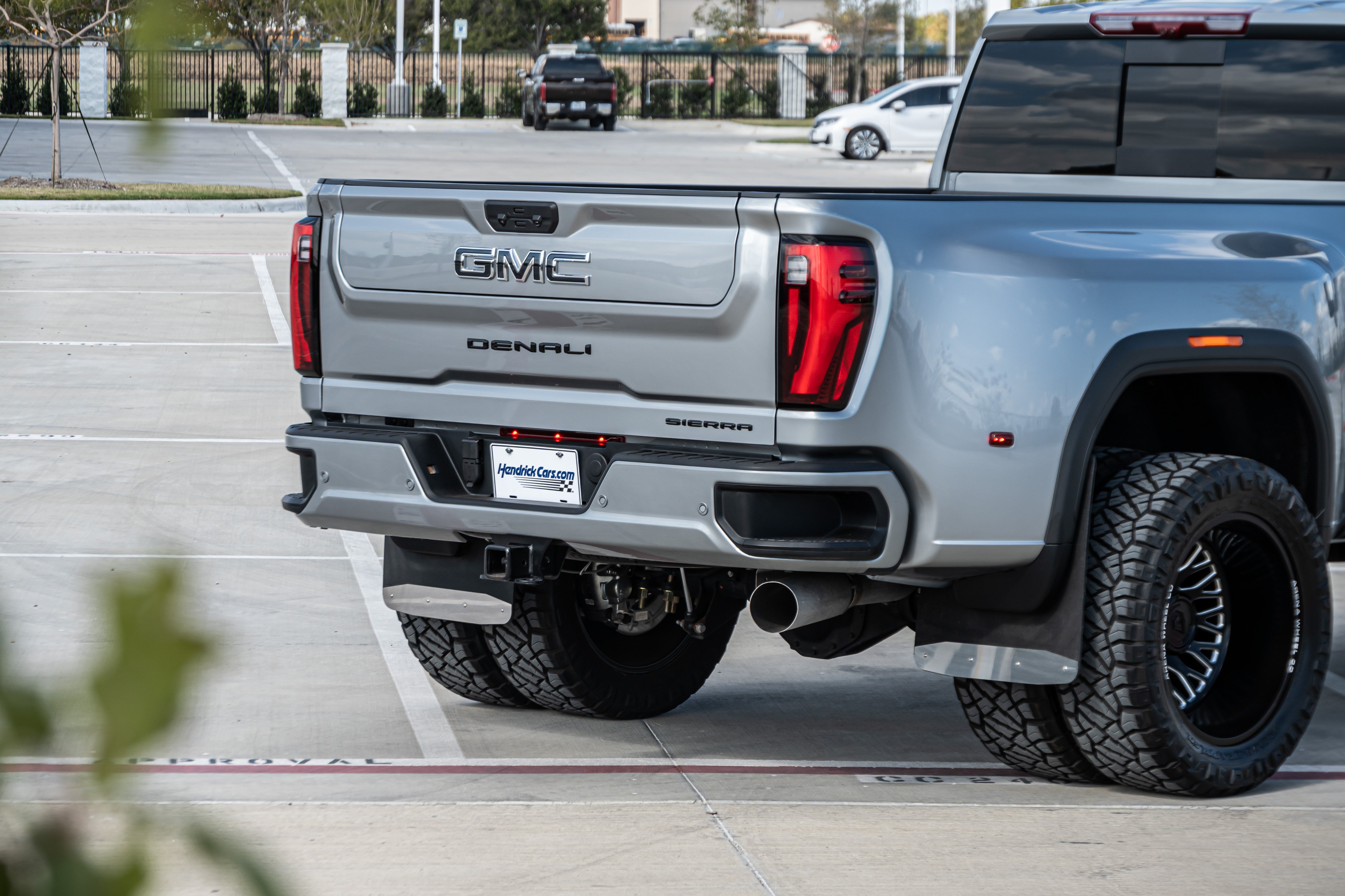 Used 2026 GMC Sierra 3500 Denali Ultimate AWD/4WD image 43
