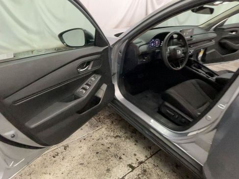 Used 2025 Honda Accord SE image 27