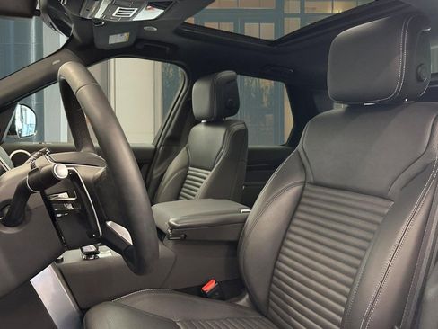 Certified 2025 Land Rover Discovery S image 22