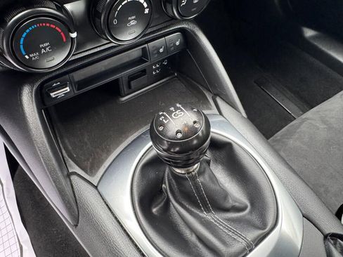 Used 2023 MAZDA MX-5 Miata Club image 9