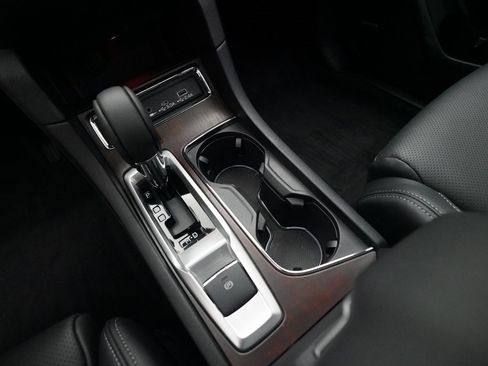 Certified 2025 Subaru Ascent Touring image 17