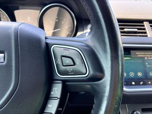 Used 2018 Land Rover Range Rover Evoque SE AWD/4WD image 24