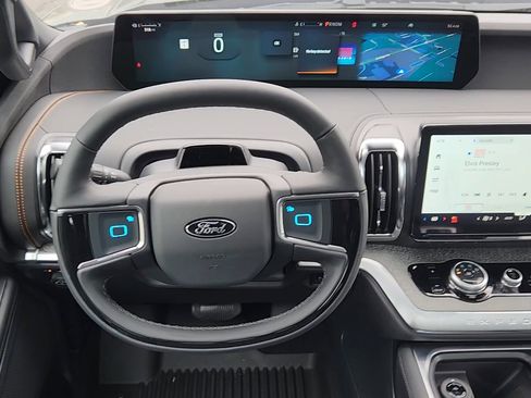 New 2025 Ford F250 Lariat w/ Lariat Ultimate Package image 19