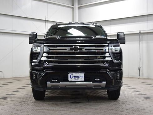 Used 2024 Chevrolet Silverado 3500 High Country w/ High Country Premium Package AWD/4WD image 2
