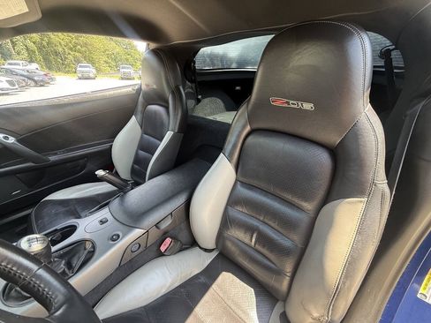 Used 2006 Chevrolet Corvette Z06 w/ Preferred Equipment Group RWD image 16