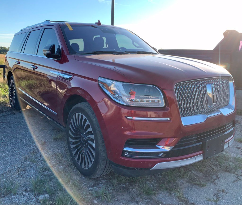 Used 2019 Lincoln Navigator L Reserve w/ Cargo Package AWD/4WD image 2