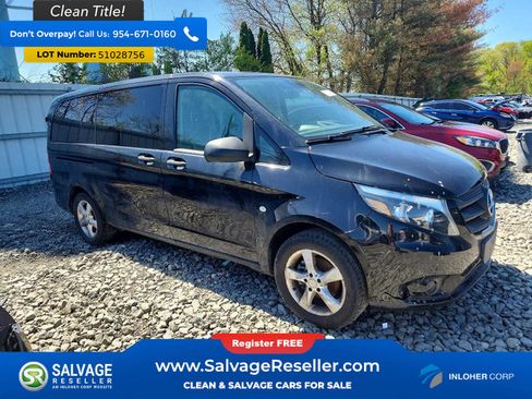 Used 2017 Mercedes-Benz Metris Passenger image 5