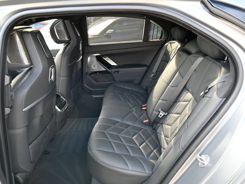 Used 2023 BMW 760i xDrive 760i xDrive image 40