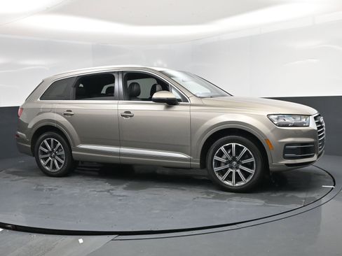 Used 2017 Audi Q7 3.0T Premium Plus image 2