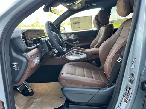 New 2026 Mercedes-Benz GLS 580 4MATIC image 15