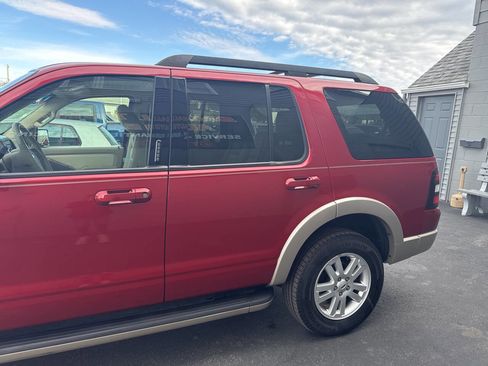 Used 2009 Ford Explorer Eddie Bauer image 5