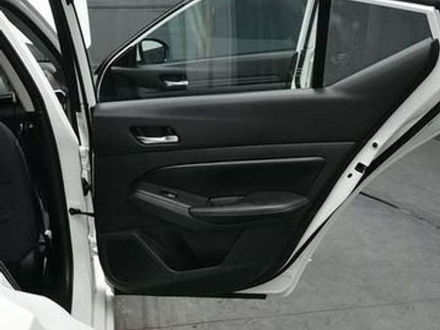 Used 2020 Nissan Altima 2.5 S FWD image 14